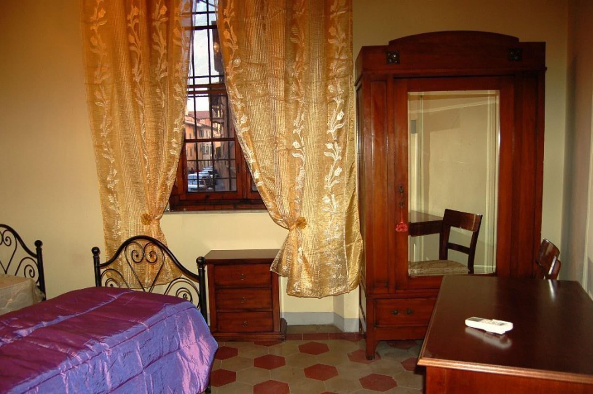 Antica Piazza Dei Miracoli Couette-café Pise