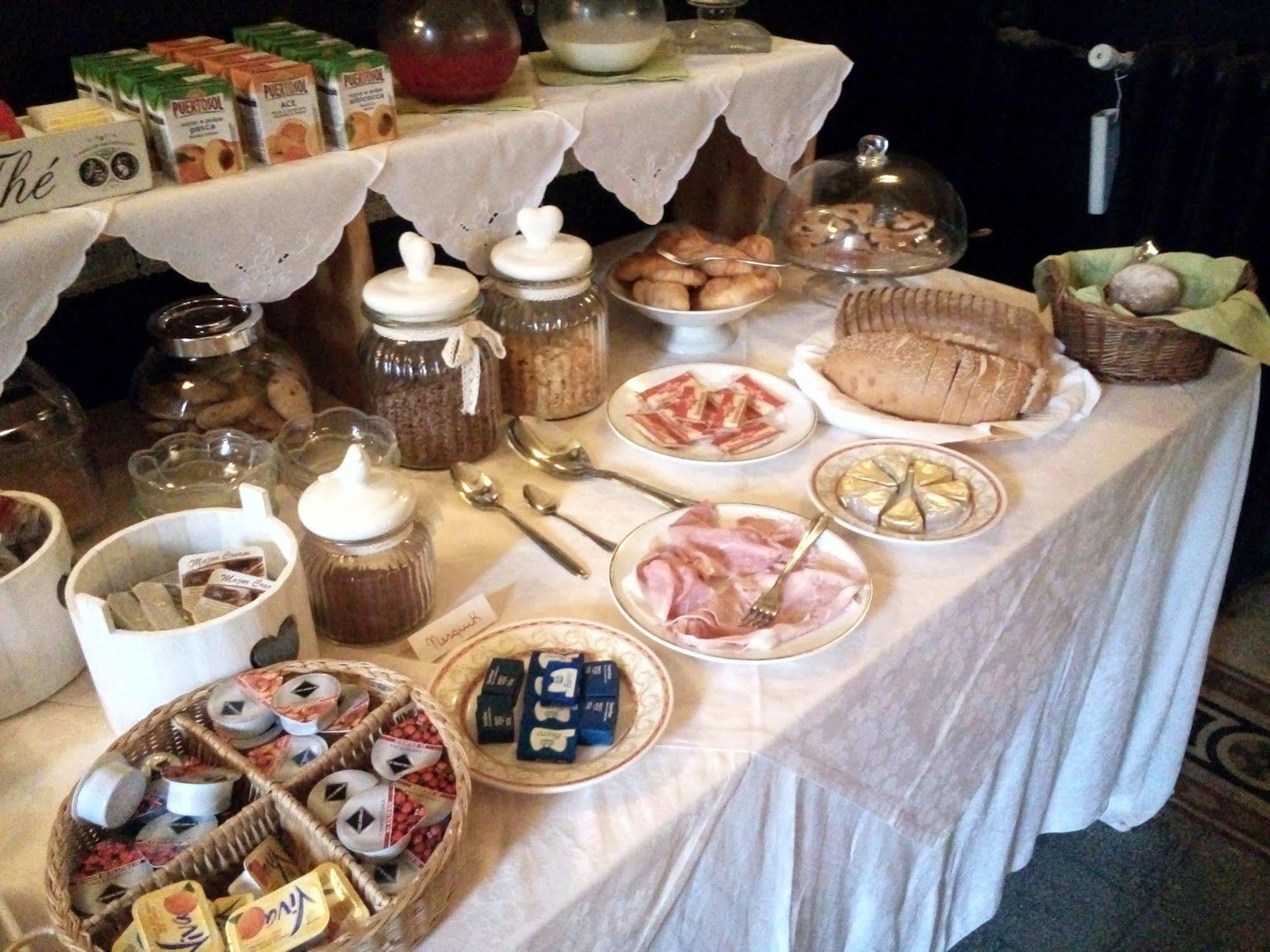 Antica Piazza Dei Miracoli Couette-café Pise